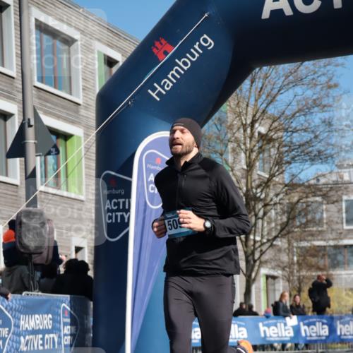 06.04.2025 - 44. Internationalen Wilhelmsburger Insellauf A. Gomolzig http://msf.ph/oto/7575722 06.04.2025 10:36:45 Ziel 4293, 4534, 5098 meine-sportfotos.de