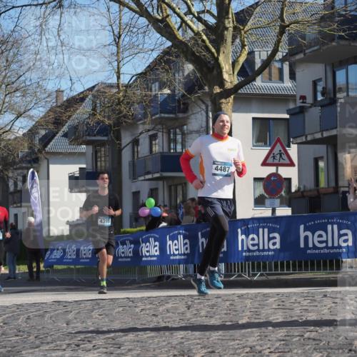 06.04.2025 - 44. Internationalen Wilhelmsburger Insellauf Luisa Fischer http://msf.ph/oto/7575876 06.04.2025 10:42:43 Ziel 4399, 4487, 3324, 4002 meine-sportfotos.de
