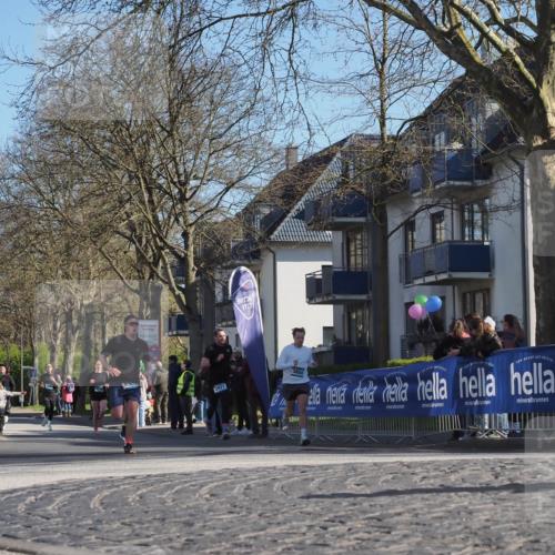 06.04.2025 - 44. Internationalen Wilhelmsburger Insellauf Luisa Fischer http://msf.ph/oto/7575952 06.04.2025 10:37:55 Ziel 3921, 3654 meine-sportfotos.de