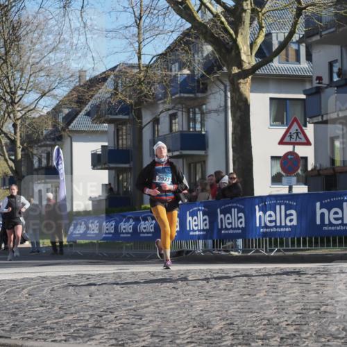 06.04.2025 - 44. Internationalen Wilhelmsburger Insellauf Luisa Fischer http://msf.ph/oto/7576033 06.04.2025 10:42:53 Ziel 3927, 474 meine-sportfotos.de