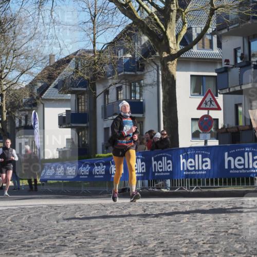 06.04.2025 - 44. Internationalen Wilhelmsburger Insellauf Luisa Fischer http://msf.ph/oto/7576053 06.04.2025 10:42:53 Ziel 39, 3743 meine-sportfotos.de