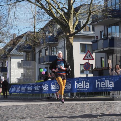 06.04.2025 - 44. Internationalen Wilhelmsburger Insellauf Luisa Fischer http://msf.ph/oto/7576072 06.04.2025 10:42:53 Ziel 3927, 743 meine-sportfotos.de