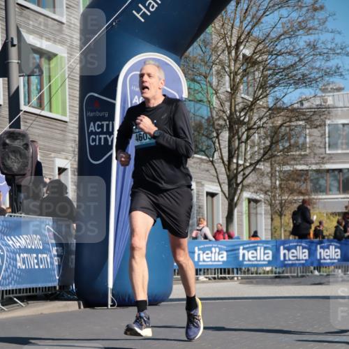 06.04.2025 - 44. Internationalen Wilhelmsburger Insellauf A. Gomolzig http://msf.ph/oto/7576111 06.04.2025 10:35:28 Ziel 3936, 3958, 4283, 4284, 4603 meine-sportfotos.de