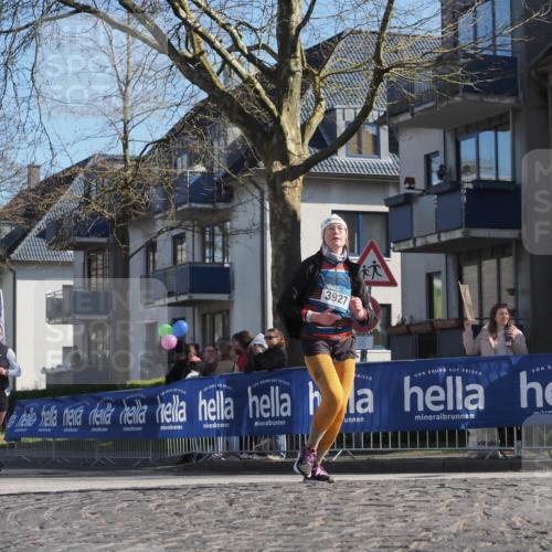 06.04.2025 - 44. Internationalen Wilhelmsburger Insellauf Luisa Fischer http://msf.ph/oto/7576115 06.04.2025 10:42:54 Ziel 3927, 3743 meine-sportfotos.de