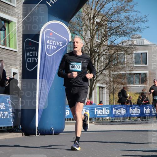 06.04.2025 - 44. Internationalen Wilhelmsburger Insellauf A. Gomolzig http://msf.ph/oto/7576117 06.04.2025 10:35:28 Ziel 3936, 3958, 4283, 4284, 4603 meine-sportfotos.de