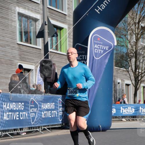 06.04.2025 - 44. Internationalen Wilhelmsburger Insellauf A. Gomolzig http://msf.ph/oto/7576158 06.04.2025 10:35:16 Ziel 3049, 3463, 3806, 5029 meine-sportfotos.de