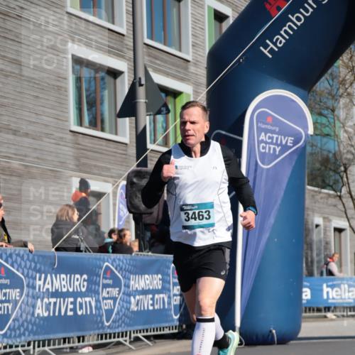 06.04.2025 - 44. Internationalen Wilhelmsburger Insellauf A. Gomolzig http://msf.ph/oto/7576196 06.04.2025 10:35:12 Ziel 3118, 3463, 3806, 5029 meine-sportfotos.de