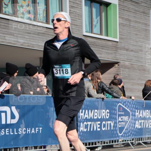 06.04.2025 - 44. Internationalen Wilhelmsburger Insellauf A. Gomolzig http://msf.ph/oto/7576240 06.04.2025 10:35:07 Ziel 3118, 3463 meine-sportfotos.de