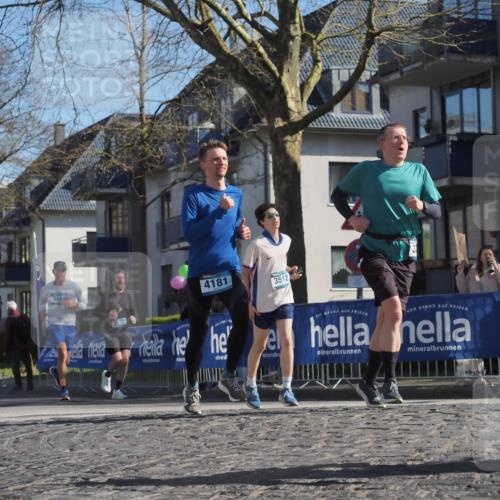 06.04.2025 - 44. Internationalen Wilhelmsburger Insellauf Luisa Fischer http://msf.ph/oto/7576262 06.04.2025 10:42:58 Ziel 3484, 4181, 3466, 3532, 3512 meine-sportfotos.de