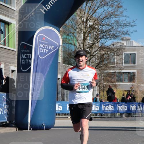 06.04.2025 - 44. Internationalen Wilhelmsburger Insellauf A. Gomolzig http://msf.ph/oto/7576290 06.04.2025 10:34:53 Ziel 3777, 4178, 4346, 4449 meine-sportfotos.de
