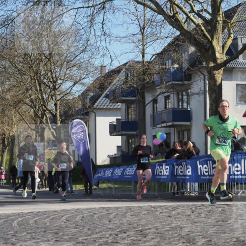 06.04.2025 - 44. Internationalen Wilhelmsburger Insellauf Luisa Fischer http://msf.ph/oto/7576318 06.04.2025 10:38:01 Ziel 4278, 3840, 4279, 4290 meine-sportfotos.de