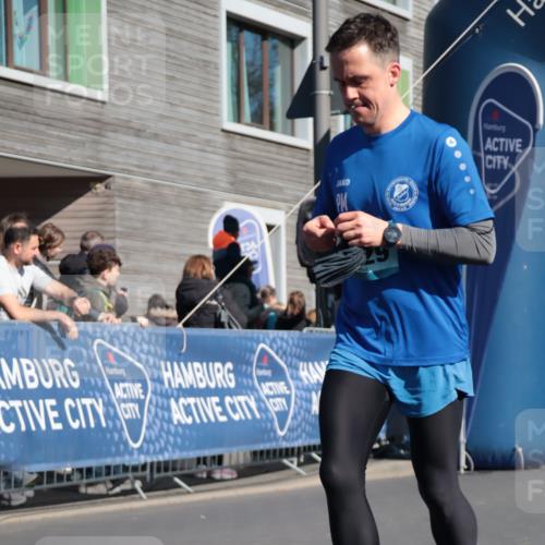 06.04.2025 - 44. Internationalen Wilhelmsburger Insellauf A. Gomolzig http://msf.ph/oto/7576321 06.04.2025 10:34:41 Ziel 3183, 4152, 4529, 4616 meine-sportfotos.de