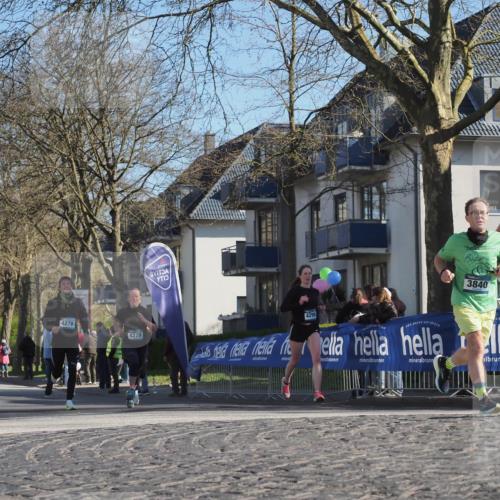 06.04.2025 - 44. Internationalen Wilhelmsburger Insellauf Luisa Fischer http://msf.ph/oto/7576330 06.04.2025 10:38:01 Ziel 3840, 4278, 4279, 4290 meine-sportfotos.de
