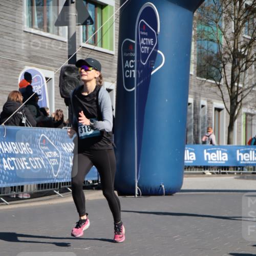 06.04.2025 - 44. Internationalen Wilhelmsburger Insellauf A. Gomolzig http://msf.ph/oto/7576342 06.04.2025 10:34:40 Ziel 3183, 4152, 4529, 4616 meine-sportfotos.de