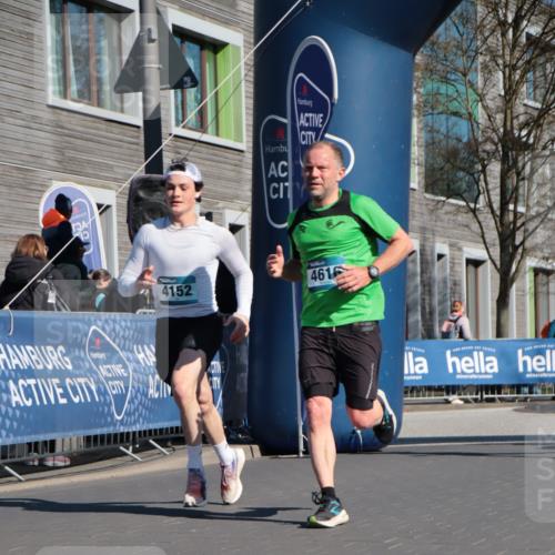 06.04.2025 - 44. Internationalen Wilhelmsburger Insellauf A. Gomolzig http://msf.ph/oto/7576356 06.04.2025 10:34:38 Ziel 3183, 4152, 4529, 4616 meine-sportfotos.de