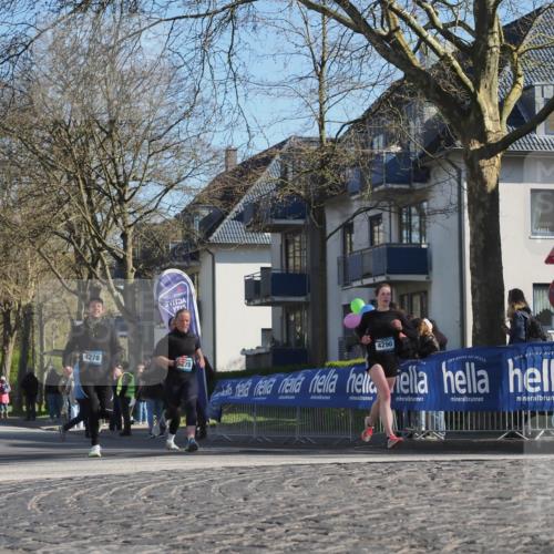 06.04.2025 - 44. Internationalen Wilhelmsburger Insellauf Luisa Fischer http://msf.ph/oto/7576362 06.04.2025 10:38:01 Ziel 4278, 279, 3840, 4290 meine-sportfotos.de