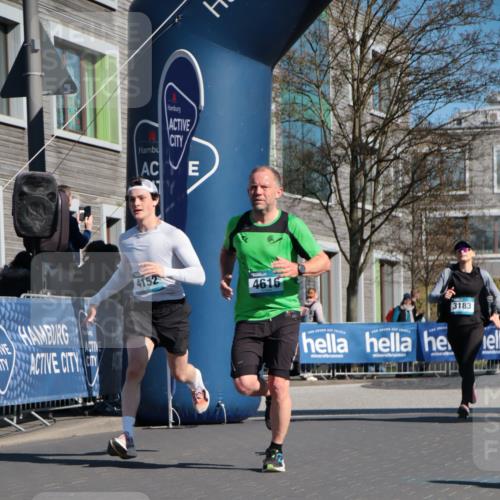 06.04.2025 - 44. Internationalen Wilhelmsburger Insellauf A. Gomolzig http://msf.ph/oto/7576365 06.04.2025 10:34:37 Ziel 3183, 4152, 4529, 4616 meine-sportfotos.de