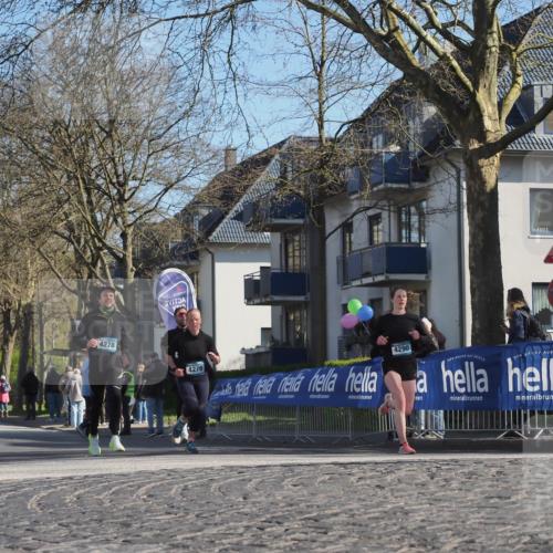06.04.2025 - 44. Internationalen Wilhelmsburger Insellauf Luisa Fischer http://msf.ph/oto/7576377 06.04.2025 10:38:01 Ziel 4278, 4279, 4290 meine-sportfotos.de