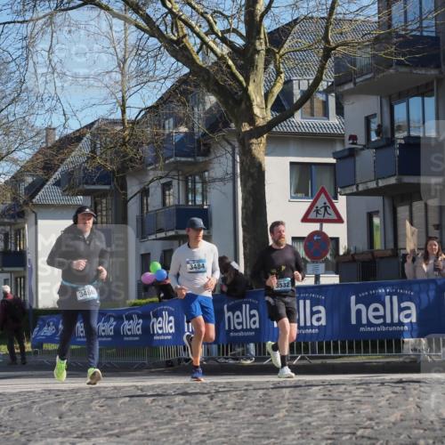 06.04.2025 - 44. Internationalen Wilhelmsburger Insellauf Luisa Fischer http://msf.ph/oto/7576404 06.04.2025 10:42:59 Ziel 3466, 3484, 3532 meine-sportfotos.de