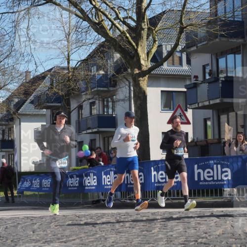 06.04.2025 - 44. Internationalen Wilhelmsburger Insellauf Luisa Fischer http://msf.ph/oto/7576425 06.04.2025 10:43:00 Ziel 84, 3532, 3466 meine-sportfotos.de