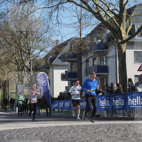 06.04.2025 - 44. Internationalen Wilhelmsburger Insellauf Luisa Fischer http://msf.ph/oto/7576436 06.04.2025 10:38:15 Ziel 136, 4118, 3178, 4578 meine-sportfotos.de