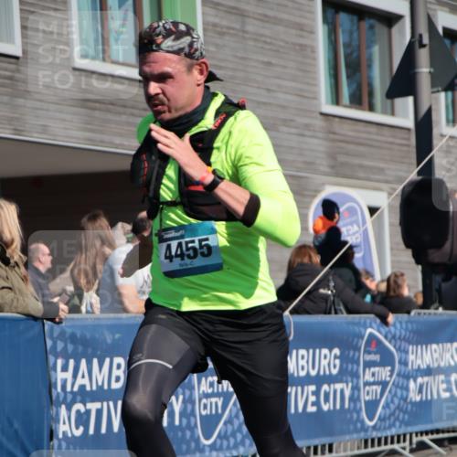 06.04.2025 - 44. Internationalen Wilhelmsburger Insellauf A. Gomolzig http://msf.ph/oto/7576443 06.04.2025 10:33:44 Ziel 3585, 3826, 3909, 4262, 4455, 4465, 5033 meine-sportfotos.de