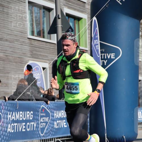 06.04.2025 - 44. Internationalen Wilhelmsburger Insellauf A. Gomolzig http://msf.ph/oto/7576454 06.04.2025 10:33:44 Ziel 3585, 3826, 3909, 4262, 4455, 4465, 5033 meine-sportfotos.de