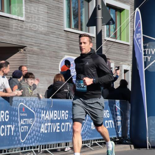 06.04.2025 - 44. Internationalen Wilhelmsburger Insellauf A. Gomolzig http://msf.ph/oto/7576469 06.04.2025 10:33:40 Ziel 3585, 3826, 4262, 4455, 5033 meine-sportfotos.de