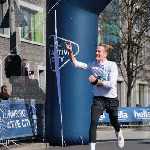 06.04.2025 - 44. Internationalen Wilhelmsburger Insellauf A. Gomolzig http://msf.ph/oto/7576505 06.04.2025 10:33:33 Ziel 4058 meine-sportfotos.de