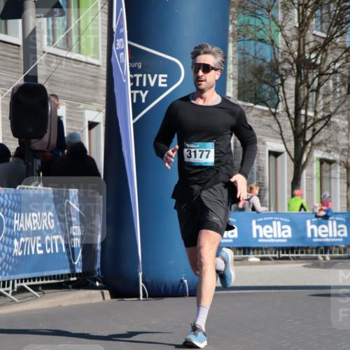 06.04.2025 - 44. Internationalen Wilhelmsburger Insellauf A. Gomolzig http://msf.ph/oto/7576541 06.04.2025 10:33:24 Ziel 3177, 4531 meine-sportfotos.de