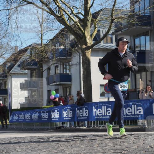 06.04.2025 - 44. Internationalen Wilhelmsburger Insellauf Luisa Fischer http://msf.ph/oto/7576542 06.04.2025 10:43:01 Ziel 3466, 3484 meine-sportfotos.de