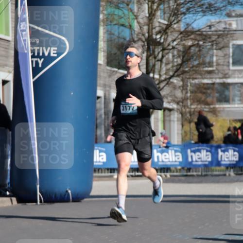 06.04.2025 - 44. Internationalen Wilhelmsburger Insellauf A. Gomolzig http://msf.ph/oto/7576555 06.04.2025 10:33:24 Ziel 3177, 4531 meine-sportfotos.de