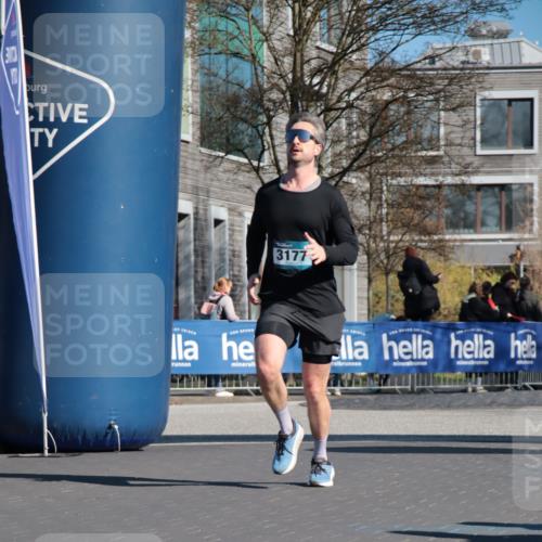 06.04.2025 - 44. Internationalen Wilhelmsburger Insellauf A. Gomolzig http://msf.ph/oto/7576559 06.04.2025 10:33:23 Ziel 3177, 4531 meine-sportfotos.de
