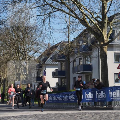 06.04.2025 - 44. Internationalen Wilhelmsburger Insellauf Luisa Fischer http://msf.ph/oto/7576575 06.04.2025 10:43:10 Ziel 3706, 315, 4614 meine-sportfotos.de