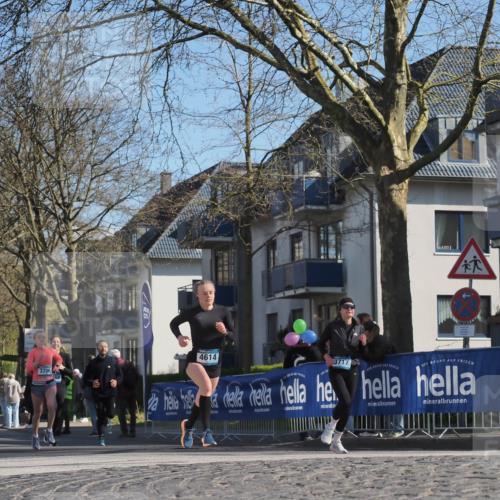 06.04.2025 - 44. Internationalen Wilhelmsburger Insellauf Luisa Fischer http://msf.ph/oto/7576620 06.04.2025 10:43:11 Ziel 4614, 3706, 3717 meine-sportfotos.de