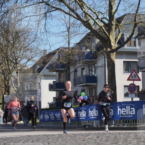 06.04.2025 - 44. Internationalen Wilhelmsburger Insellauf Luisa Fischer http://msf.ph/oto/7576640 06.04.2025 10:43:11 Ziel 3706, 4614, 3717 meine-sportfotos.de