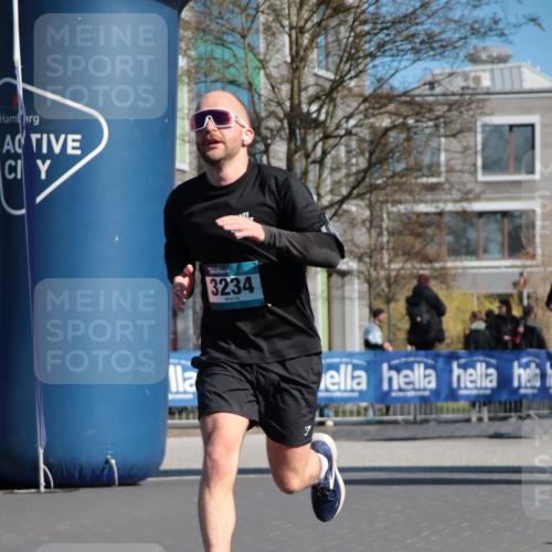 06.04.2025 - 44. Internationalen Wilhelmsburger Insellauf A. Gomolzig http://msf.ph/oto/7576653 06.04.2025 10:33:14 Ziel 3234, 3564, 3747, 4186, 4400, 4531, 5026 meine-sportfotos.de