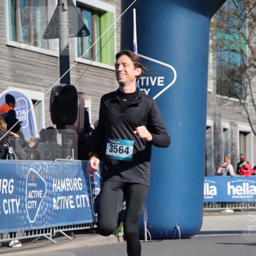 06.04.2025 - 44. Internationalen Wilhelmsburger Insellauf A. Gomolzig http://msf.ph/oto/7576666 06.04.2025 10:33:12 Ziel 3234, 3564, 3747, 4186, 4400, 5026 meine-sportfotos.de