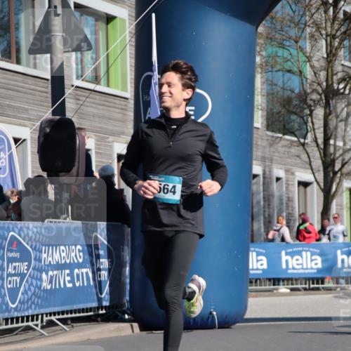 06.04.2025 - 44. Internationalen Wilhelmsburger Insellauf A. Gomolzig http://msf.ph/oto/7576671 06.04.2025 10:33:12 Ziel 3234, 3564, 3747, 4186, 4400, 5026 meine-sportfotos.de