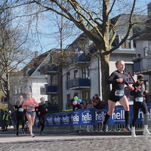 06.04.2025 - 44. Internationalen Wilhelmsburger Insellauf Luisa Fischer http://msf.ph/oto/7576709 06.04.2025 10:43:12 Ziel 3158, 3706, 4614, 3717 meine-sportfotos.de