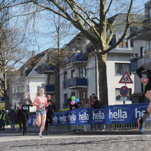 06.04.2025 - 44. Internationalen Wilhelmsburger Insellauf Luisa Fischer http://msf.ph/oto/7576739 06.04.2025 10:43:12 Ziel 3706, 3158, 4614 meine-sportfotos.de