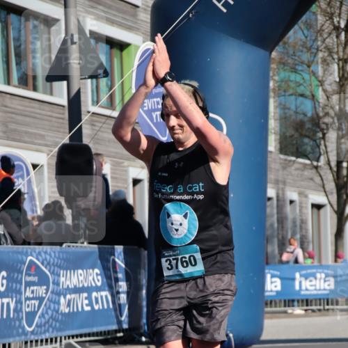 06.04.2025 - 44. Internationalen Wilhelmsburger Insellauf A. Gomolzig http://msf.ph/oto/7576741 06.04.2025 10:32:58 Ziel 3760, 4358 meine-sportfotos.de