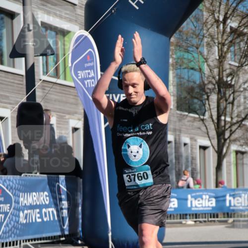 06.04.2025 - 44. Internationalen Wilhelmsburger Insellauf A. Gomolzig http://msf.ph/oto/7576747 06.04.2025 10:32:58 Ziel 3760, 4358 meine-sportfotos.de