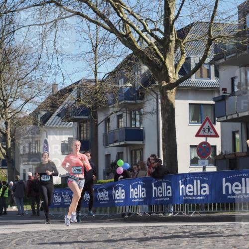 06.04.2025 - 44. Internationalen Wilhelmsburger Insellauf Luisa Fischer http://msf.ph/oto/7576750 06.04.2025 10:43:12 Ziel 3827, 3158, 3706, 4614 meine-sportfotos.de