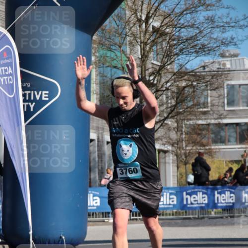 06.04.2025 - 44. Internationalen Wilhelmsburger Insellauf A. Gomolzig http://msf.ph/oto/7576759 06.04.2025 10:32:58 Ziel 3760, 4358 meine-sportfotos.de