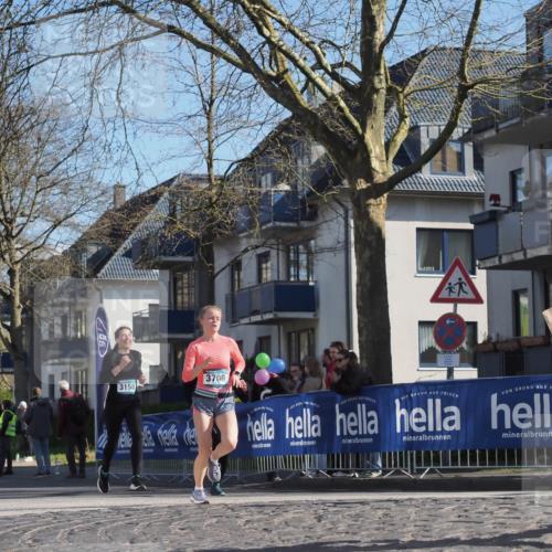 06.04.2025 - 44. Internationalen Wilhelmsburger Insellauf Luisa Fischer http://msf.ph/oto/7576771 06.04.2025 10:43:12 Ziel 3158, 3706 meine-sportfotos.de