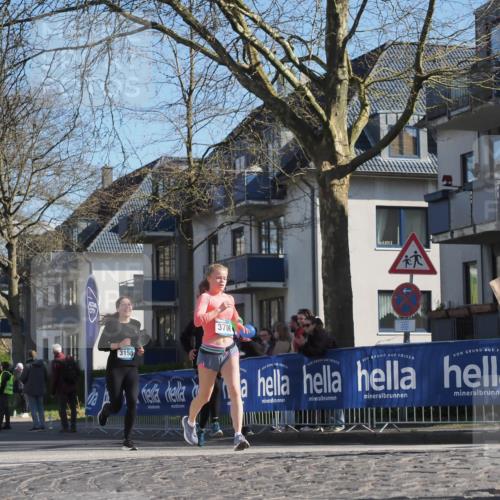 06.04.2025 - 44. Internationalen Wilhelmsburger Insellauf Luisa Fischer http://msf.ph/oto/7576782 06.04.2025 10:43:13 Ziel 3827, 3158, 3706 meine-sportfotos.de