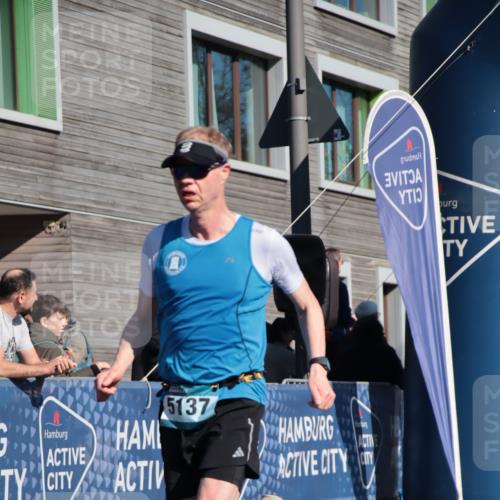06.04.2025 - 44. Internationalen Wilhelmsburger Insellauf A. Gomolzig http://msf.ph/oto/7576783 06.04.2025 10:32:51 Ziel 3863, 4358, 5137 meine-sportfotos.de