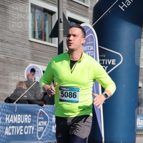 06.04.2025 - 44. Internationalen Wilhelmsburger Insellauf A. Gomolzig http://msf.ph/oto/7576803 06.04.2025 10:32:35 Ziel 3650, 5002, 5086 meine-sportfotos.de