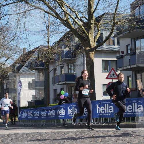 06.04.2025 - 44. Internationalen Wilhelmsburger Insellauf Luisa Fischer http://msf.ph/oto/7576895 06.04.2025 10:43:14 Ziel 3158, 3827 meine-sportfotos.de